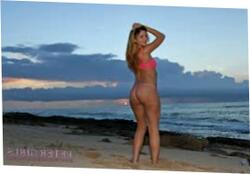 Buxom Stunner Beach Megapornx 1200x800